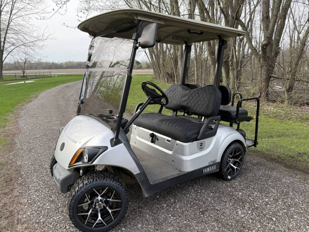 2017 Silver Yamaha Drive2 EFI QuieTech Golf Cart – Sold